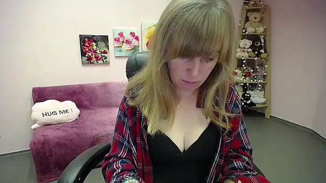 Snapshot of Hot_Milady chatting on October 2025 07:05:02 AM Hot Milady online show from October 2025 07:05:02 AM