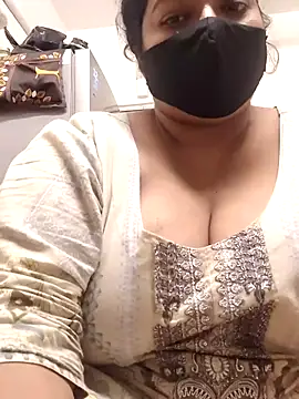 zeepe19 online show from November 2025 05:35:02 PM