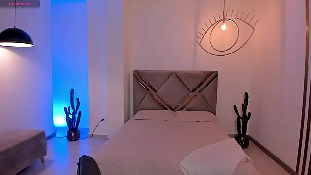 ValeriaRoldanX online show from July 2026 11:49:01 AM