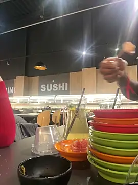 MacTroy online show from March 2026 04:43:01 PM