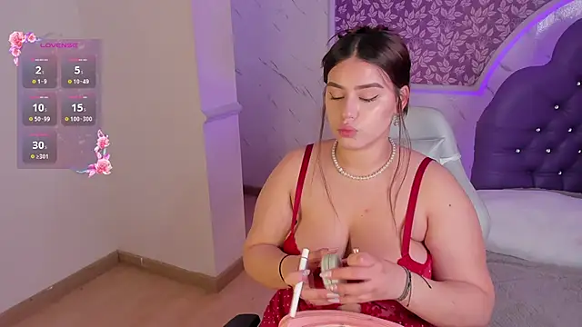 Miamontoya online show from November 2025 01:34:02 PM