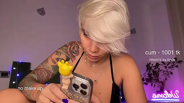 Snapshot of daddyspixxie420 chatting on October 2025 09:09:01 AM daddyspixxie420 online show from October 2025 09:09:01 AM