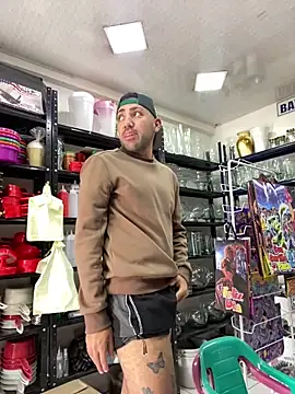 JuanZapata33 online show from January 2025 06:56:01 PM