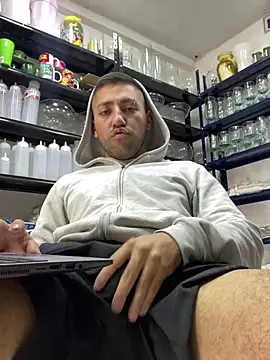 JuanZapata33 online show from February 2025 06:15:02 PM