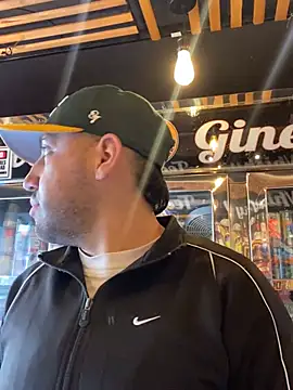 JuanZapata33 online show from March 2025 09:16:02 PM