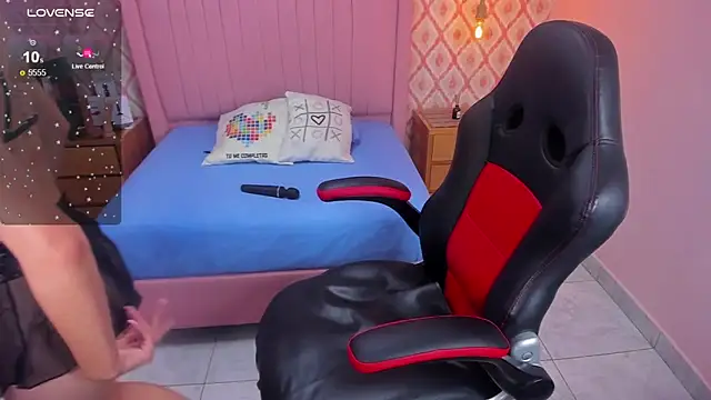 Snapshot of alysonJackson chatting on January 2025 07:10:01 PM alysonJackson online show from January 2025 07:10:01 PM