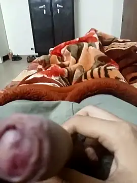 Snapshot of weeif chatting on December 2024 07:11:02 PM weeif online show from December 2024 07:11:02 PM