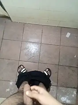 Snapshot of weeif chatting on December 2024 12:57:02 AM weeif online show from December 2024 12:57:02 AM