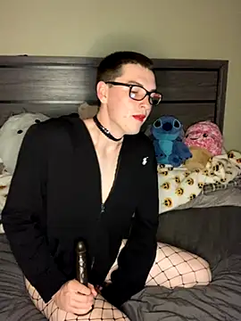 Snapshot of YourFavTwinkie chatting on November 2025 07:41:02 AM YourFavTwinkie online show from November 2025 07:41:02 AM