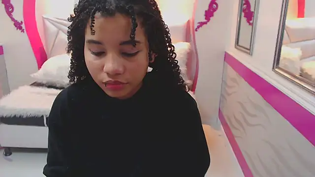 Snapshot of Mayaa_ross chatting on December 2024 10:53:01 PM Mayaa ross online show from December 2024 10:53:01 PM