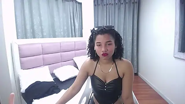 Snapshot of Mayaa_ross chatting on February 2025 05:42:02 AM Mayaa ross online show from February 2025 05:42:02 AM