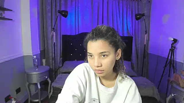 Snapshot of Mayaa_ross chatting on September 2025 02:22:02 AM Mayaa ross online show from September 2025 02:22:02 AM