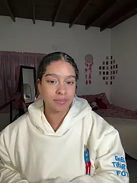 Snapshot of Arteatenea__ chatting on April 2026 01:56:02 AM Arteatenea online show from April 2026 01:56:02 AM
