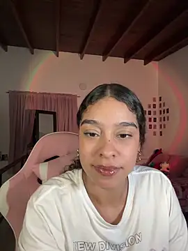 Snapshot of Arteatenea__ chatting on May 2026 05:05:02 AM Arteatenea online show from May 2026 05:05:02 AM