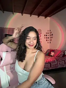 Snapshot of Arteatenea__ chatting on May 2026 02:31:01 AM Arteatenea online show from May 2026 02:31:01 AM