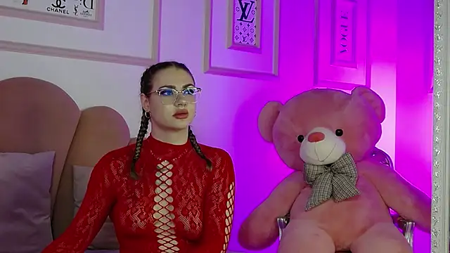 Abby  White online show from April 2026 09:15:01 PM