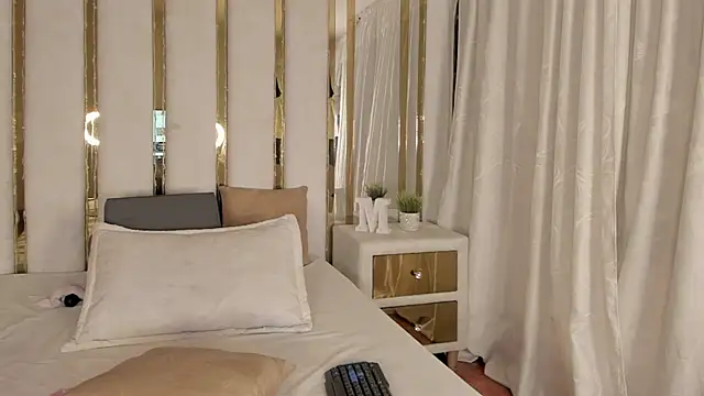 MicaelaHot  online show from February 2025 02:21:01 AM