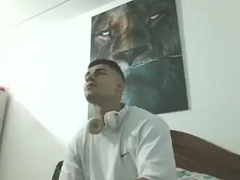 Snapshot of Danifornari chatting on December 2024 03:15:02 AM Danifornari online show from December 2024 03:15:02 AM