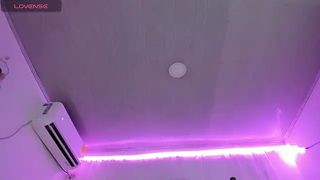 catalina and roger online show from November 2025 08:52:02 PM