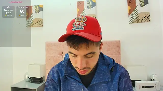 Amadeo Wild online show from September 2025 02:55:01 PM