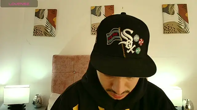 Amadeo Wild online show from March 2026 02:12:02 PM