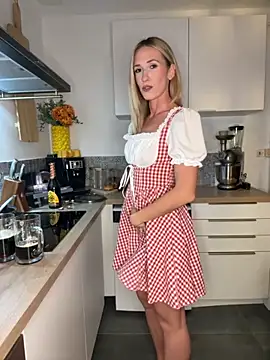 lola tentatiion online show from September 2025 07:03:02 PM