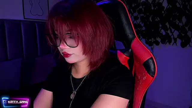 Kitty Gang online show from November 2025 02:32:01 AM