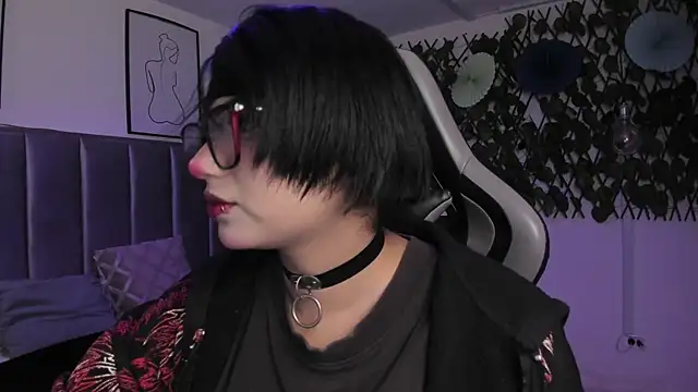 Kitty Gang online show from April 2026 01:06:01 AM