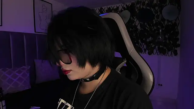 Snapshot of Kitty_Gang chatting on June 2026 01:45:01 AM Kitty Gang online show from June 2026 01:45:01 AM