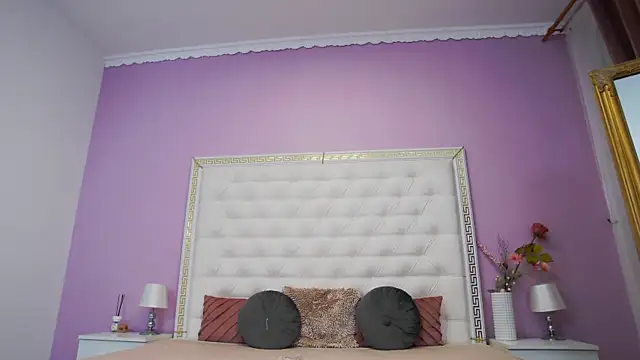 Lenna Paul online show from October 2025 03:51:02 AM