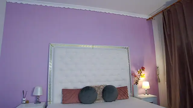 Lenna Paul online show from January 2026 05:12:02 AM