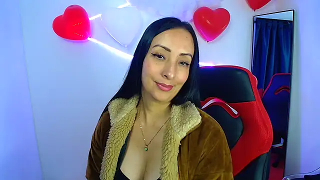 yaralyminjo2 online show from February 2025 01:33:01 PM