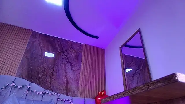 luce williams online show from April 2026 07:58:01 PM