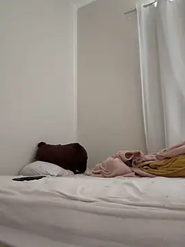 Pinkoficial online show from April 2026 12:00:02 PM