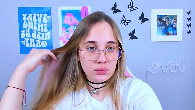 MiaMilas online show from December 2024 07:49:02 AM