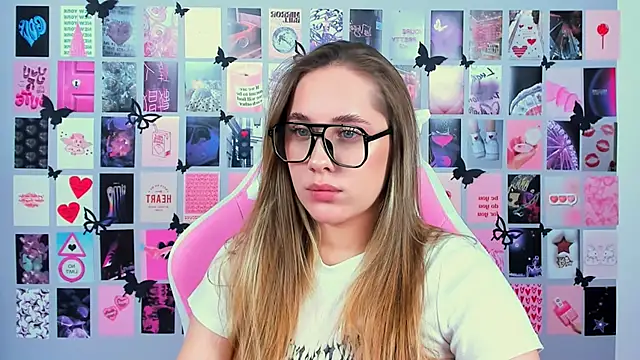 MiaMilas online show from March 2025 08:09:02 AM