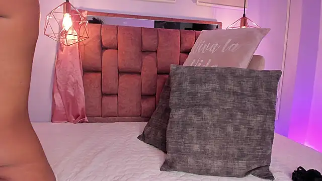 kristakinnky online show from March 2026 11:43:02 AM