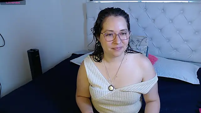 May Carlier online show from February 2026 10:14:02 PM