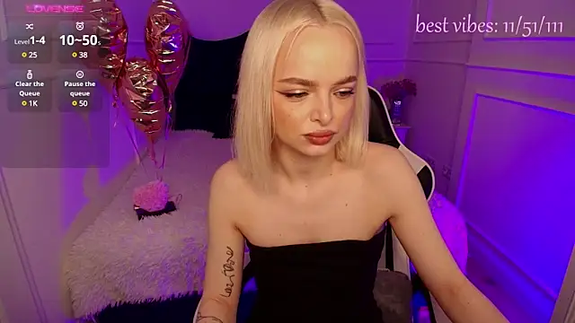 horny blondiee online show from February 2025 08:30:02 AM