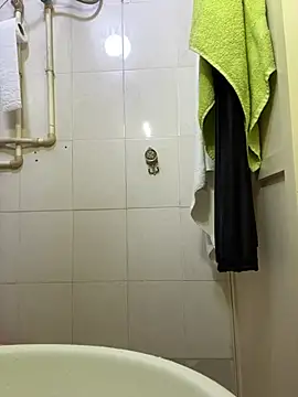 Hoskuw online show from December 2024 12:01:02 PM