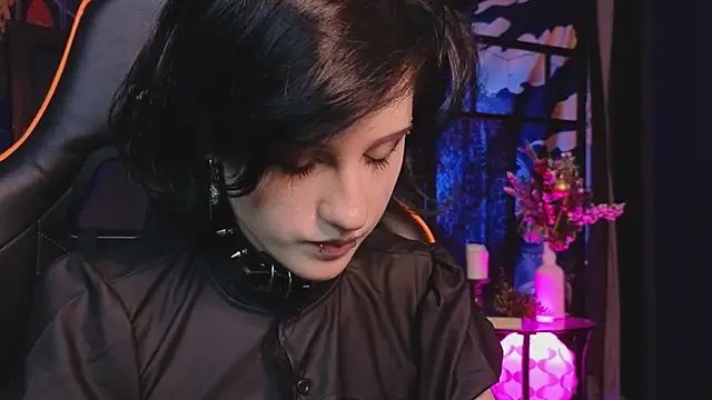 dark vamp  online show from January 2025 03:29:01 PM