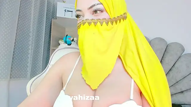 Amaltea online show from November 2025 09:14:02 PM