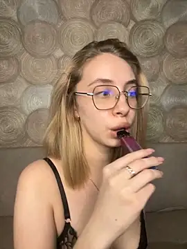 Kitty Katrine online show from December 2025 07:53:02 PM