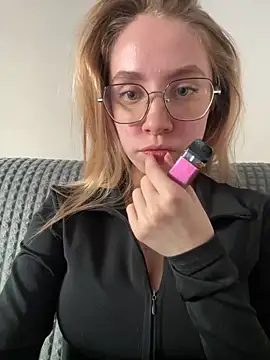 Kitty Katrine online show from March 2026 01:38:01 PM