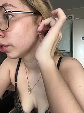 Snapshot of Kitty_Katrine chatting on May 2026 11:59:02 AM Kitty Katrine online show from May 2026 11:59:02 AM