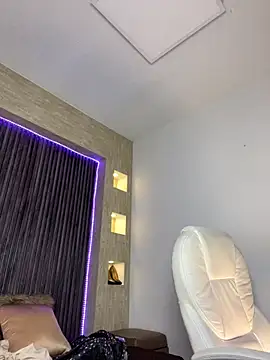 dolcebella online show from September 2025 01:22:02 PM