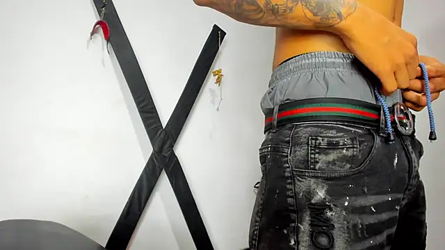 Snapshot of Hana_and_Zeta chatting on March 2025 12:19:02 PM Hana and Zeta online show from March 2025 12:19:02 PM