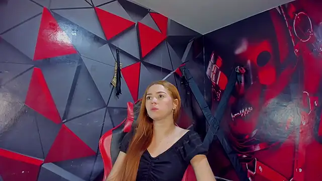 Snapshot of Hana_and_Zeta chatting on November 2025 12:19:02 PM Hana and Zeta online show from November 2025 12:19:02 PM