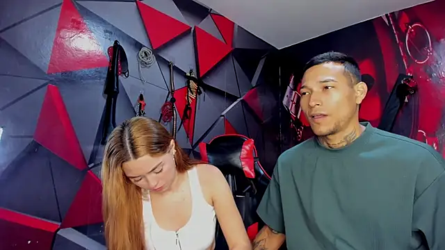 Snapshot of Hana_and_Zeta chatting on December 2025 12:20:01 PM Hana and Zeta online show from December 2025 12:20:01 PM