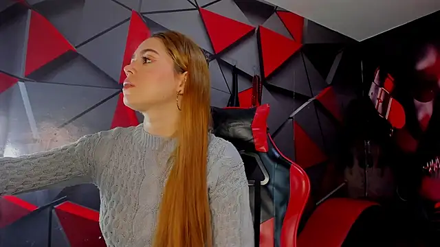 Snapshot of Hana_and_Zeta chatting on January 2026 12:33:02 PM Hana and Zeta online show from January 2026 12:33:02 PM